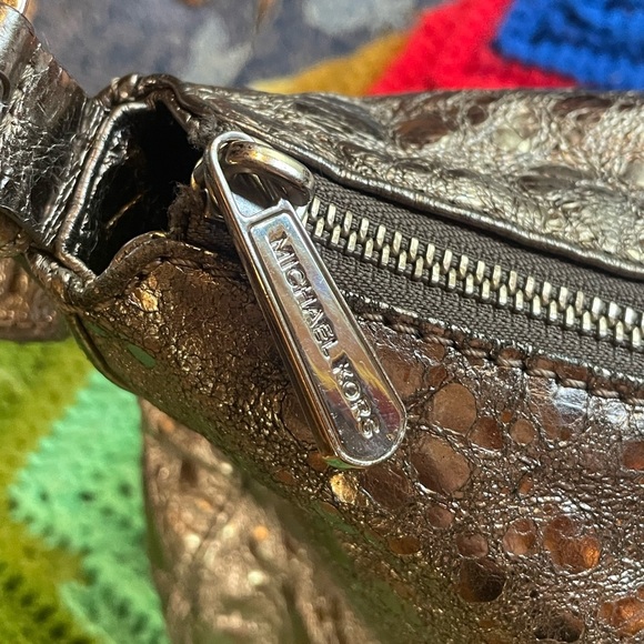Textured metallic silver Michael by Michael Kors shoulder bag y2k 90s vibes - Picture 5 of 9